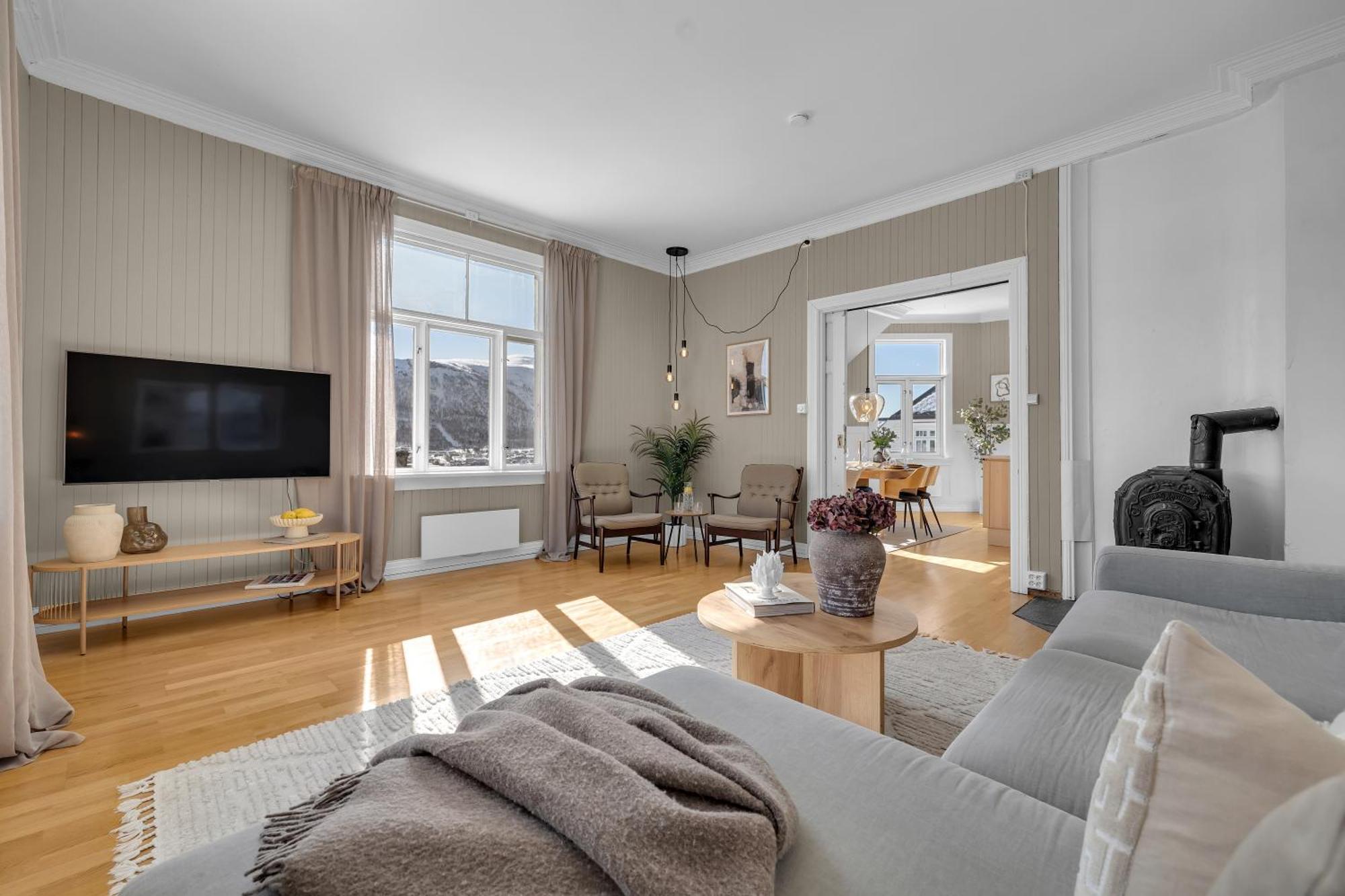 Lovely City Center Apartment With Amazing Views And Free Parking! Τρόμσο Εξωτερικό φωτογραφία