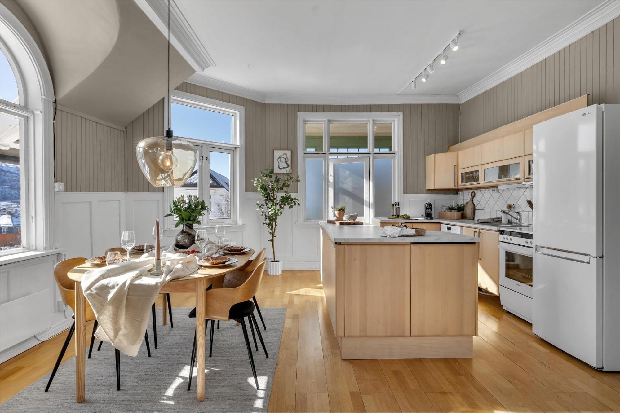 Lovely City Center Apartment With Amazing Views And Free Parking! Τρόμσο Εξωτερικό φωτογραφία